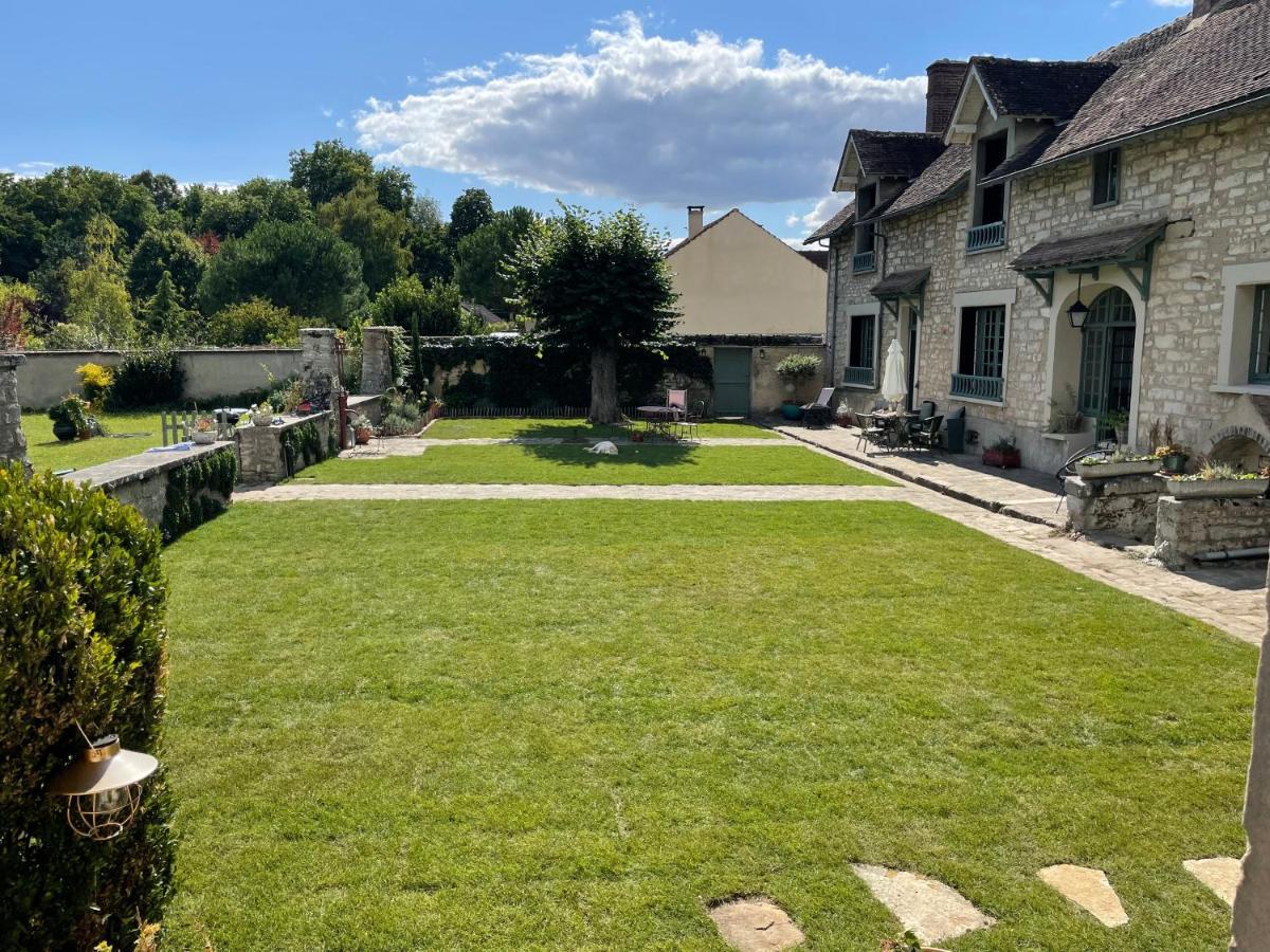 Apartamento La Pierre Levée Montigny-sur-Loing Exterior foto